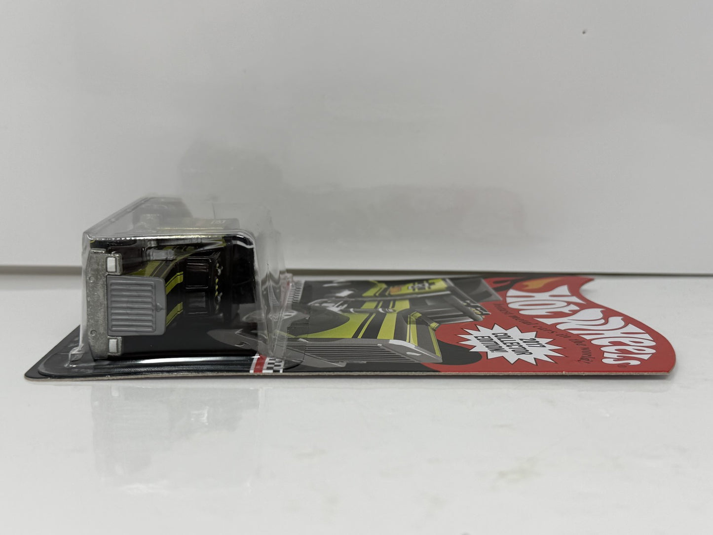 Hot Wheels 2017 Collector Edition Long Gone Toys 'R' Us Mail In 1:64 Diecast