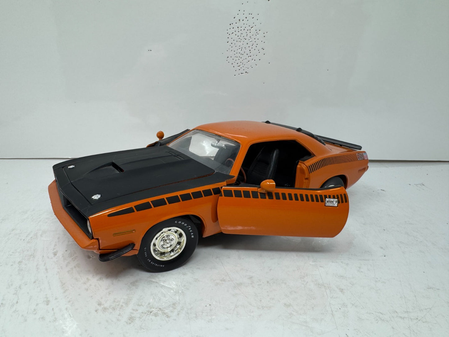 Ertl American Muscle 1970 Plymouth AAR ’Cuda 1:18 Diecast