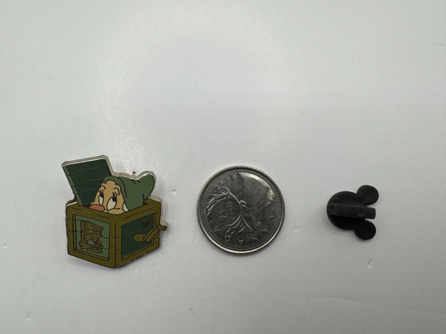 DLR Disney Bashful Letter B Seven Dwarfs Jack in the Box Trading Pin DC1S12