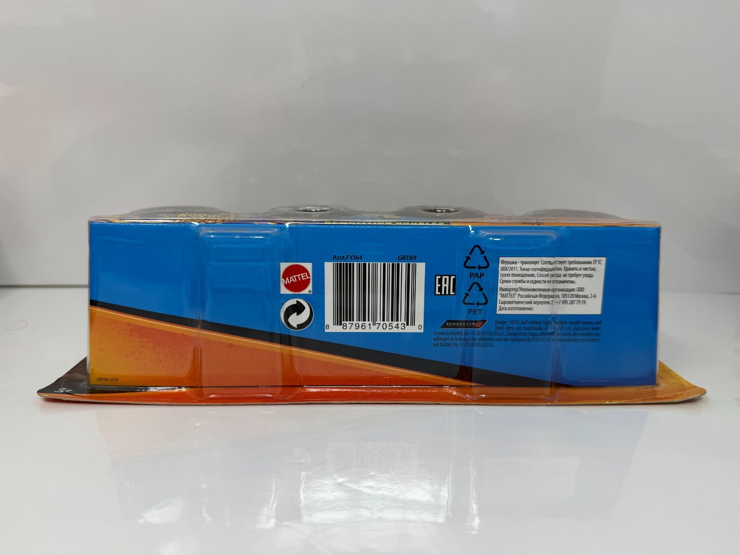Hot Wheels Monster Trucks Rodger Dodger vs. Dodge Charger 1:64 Diecast