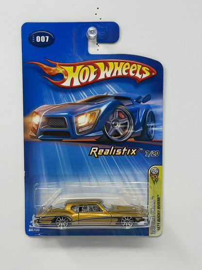 Hot Wheels Realistix 2005 First Editions 1971 Buick Riviera 1:64 Diecast Gold