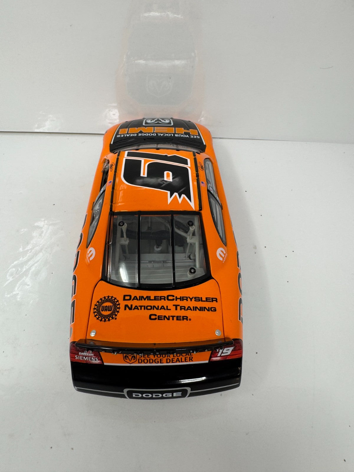 Action NASCAR Jeremy Mayfield #19 Dodge Dealers 2004 Dodge Intrepid 1:24 Diecast