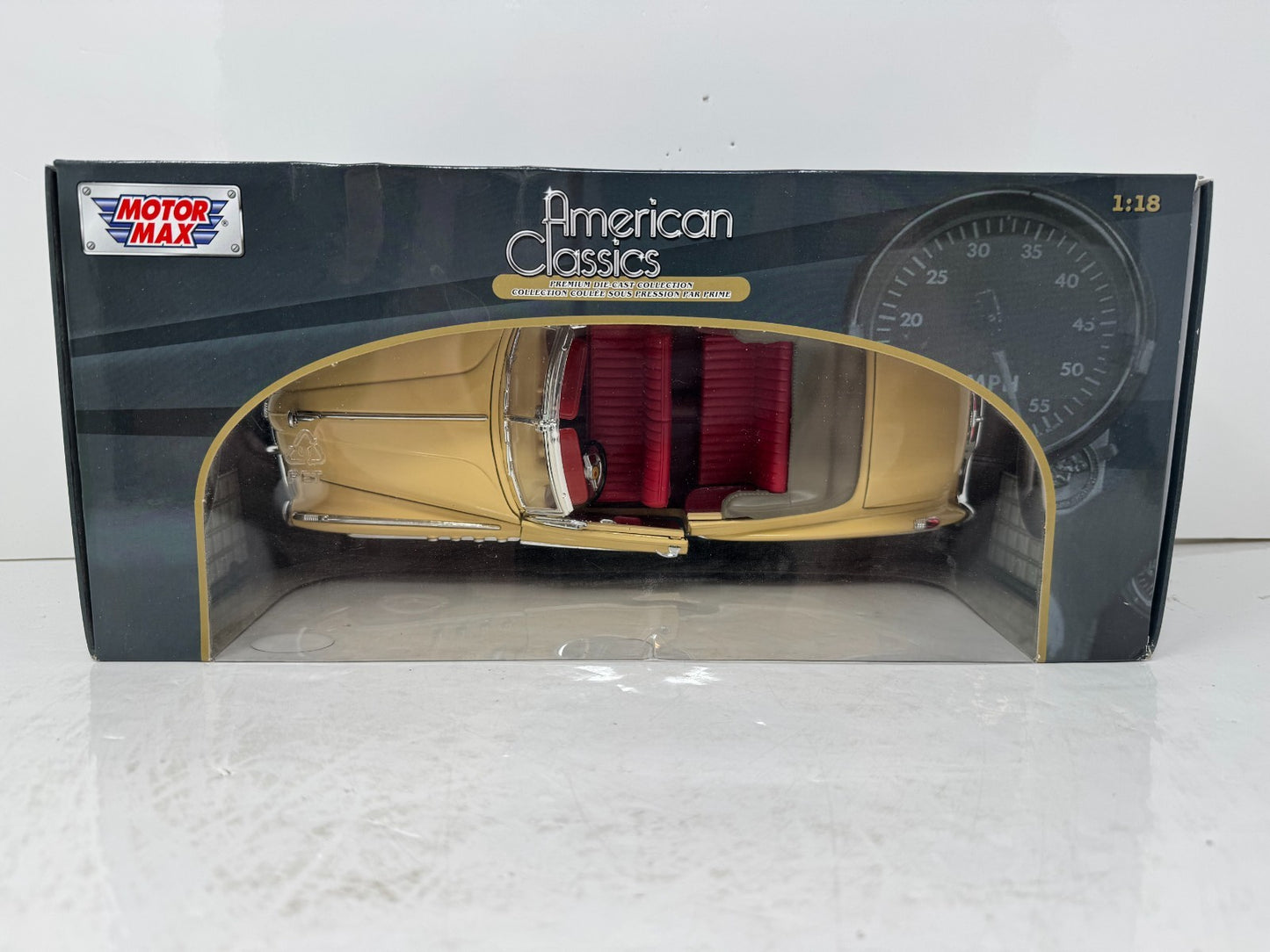 Motormax 1949 Buick Roadmaster Convertible 1:18 Diecast Yellow