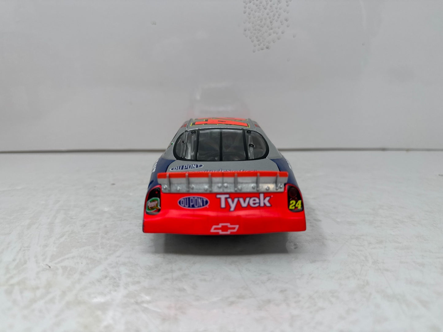 Action Nascar #24 Jeff Gordon Dupont Victory Lap 2003 Monte Carlo 1:24 Diecast