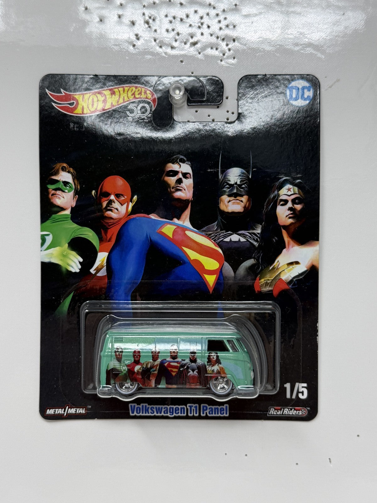 Hot Wheels DC Comics Volkswagen T1 Panel 1:64 Diecast Real Riders