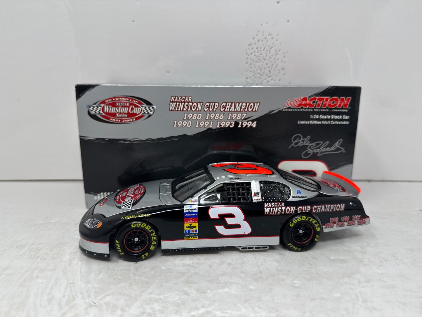 Action Nascar #3 Dale Earnhardt Victory Lap 7x Champion 2003 1:24 Diecast