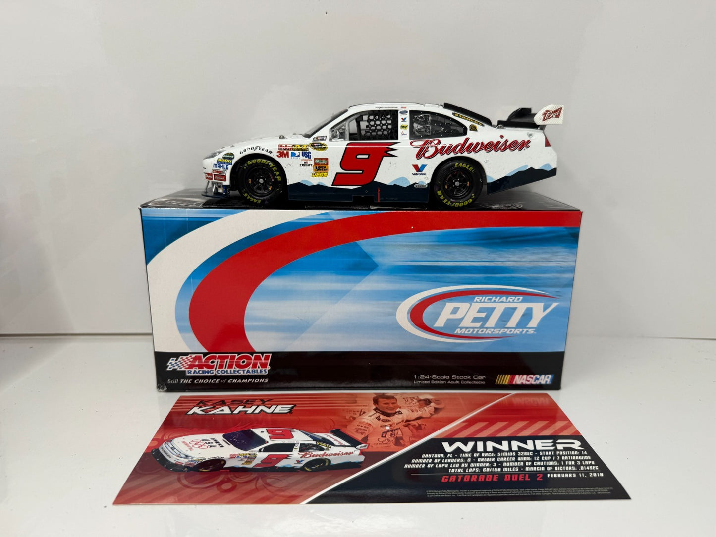 Action NASCAR #9 Kasey Kahne Bud Olympic Gatorade Duel Win 2010 1:24 Diecast