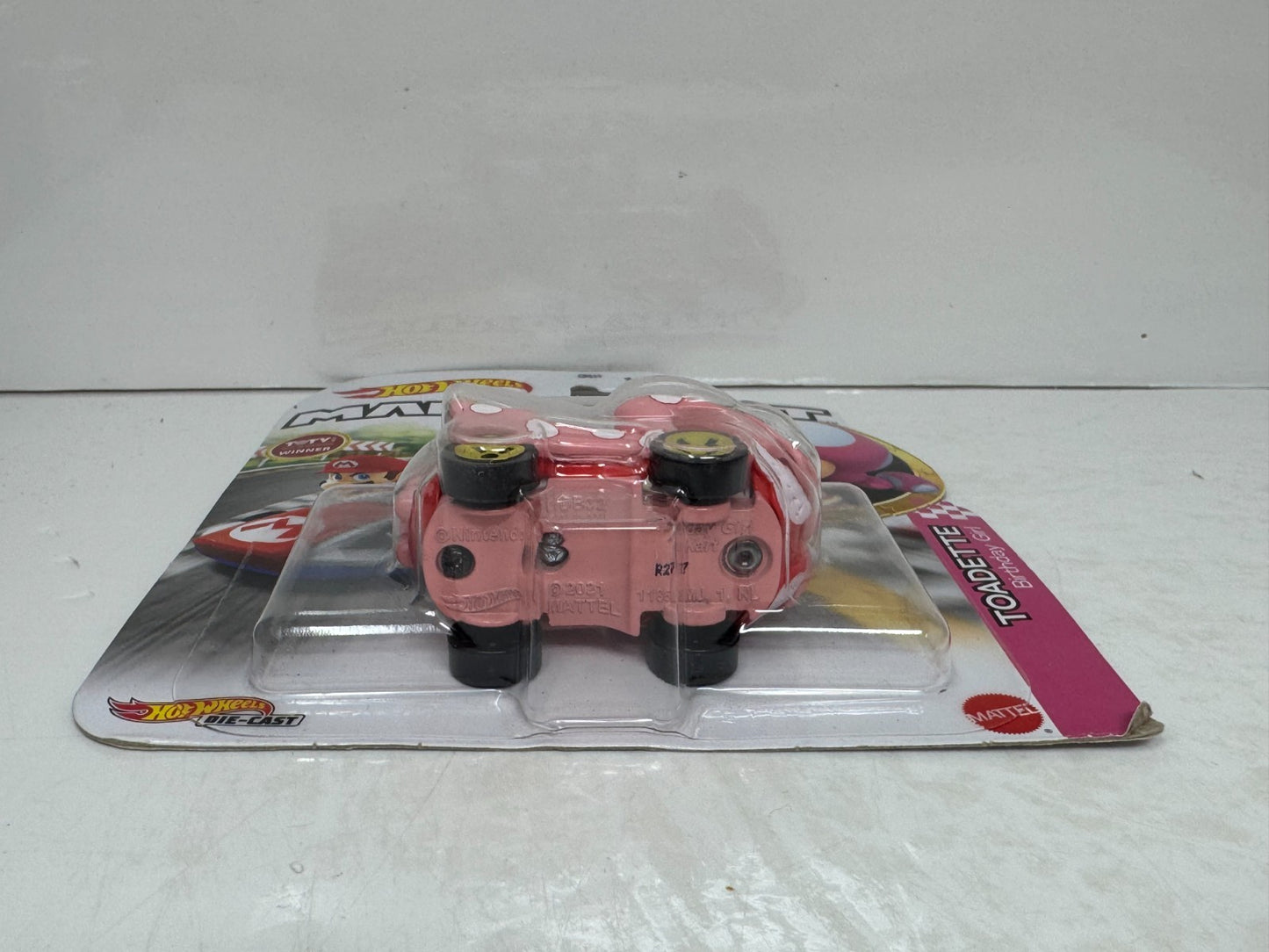 Hot Wheels Mario Kart Toadette Birthday Girl 1:64 Diecast