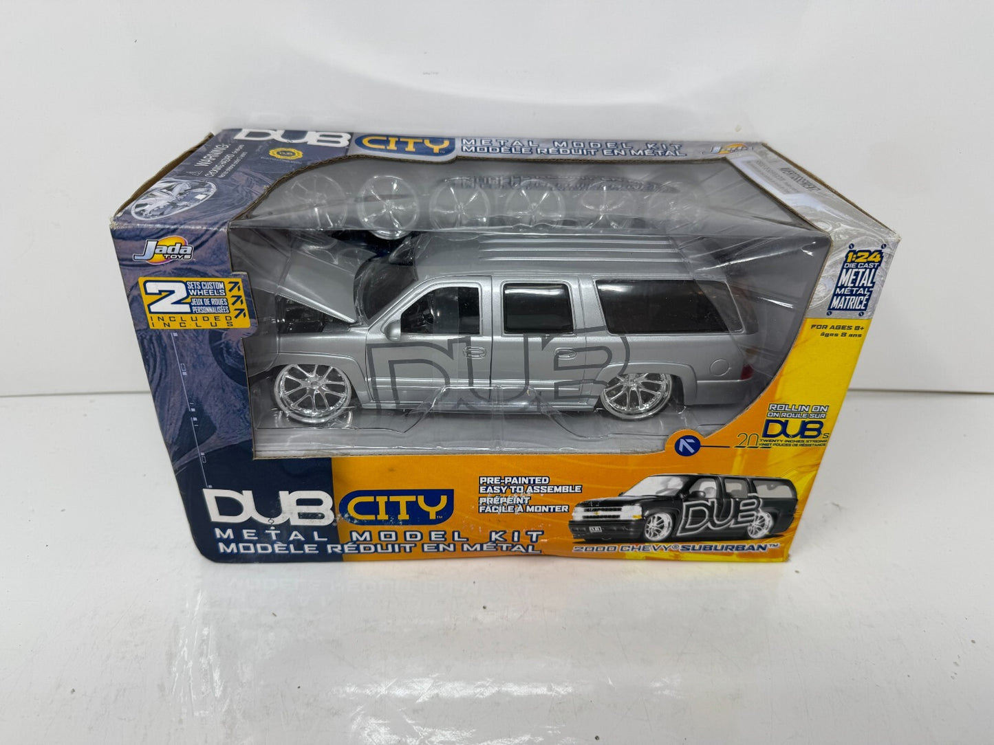 Jada Dub City 2000 Chevy Suburban Gray Metal Model Kit 1:24 Diecast