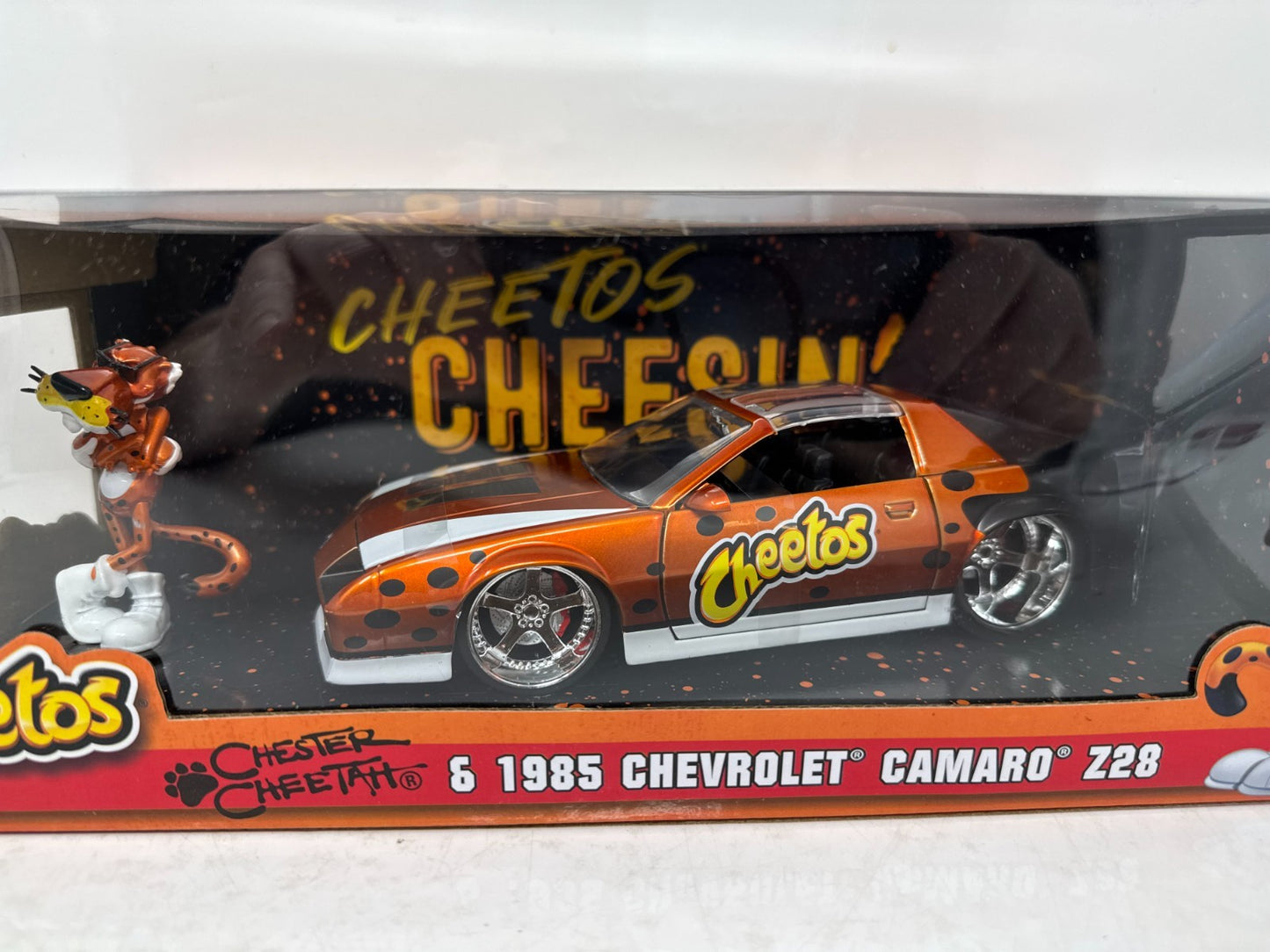 Jada Cheetos 1985 Chevy Camaro Z28 IROC 1:24 Diecast with Chester Cheetah Figure