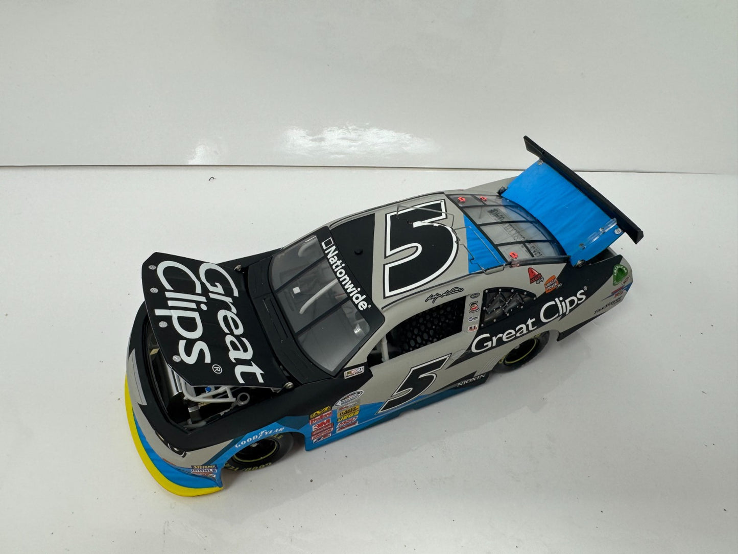 Lionel NASCAR Kasey Kahne #5 Great Clips Shark Week 2013 Camaro 1:24 Diecast
