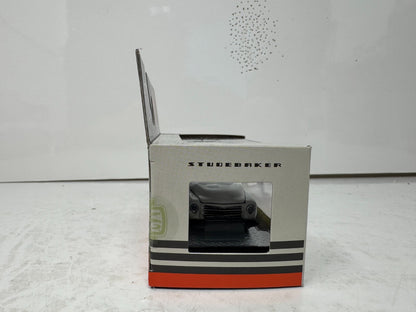 M2 Machines 1949 Studebaker 2R Truck 1:64 Diecast