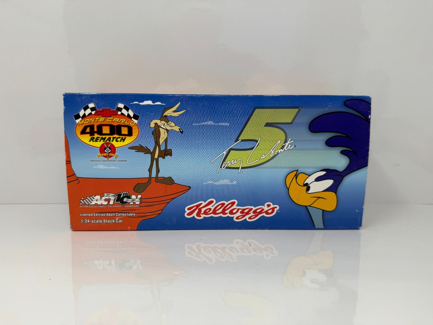 Action NASCAR Terry Labonte #5 Kellogg’s Looney Tunes 2002 Chevy 1:24 Diecast