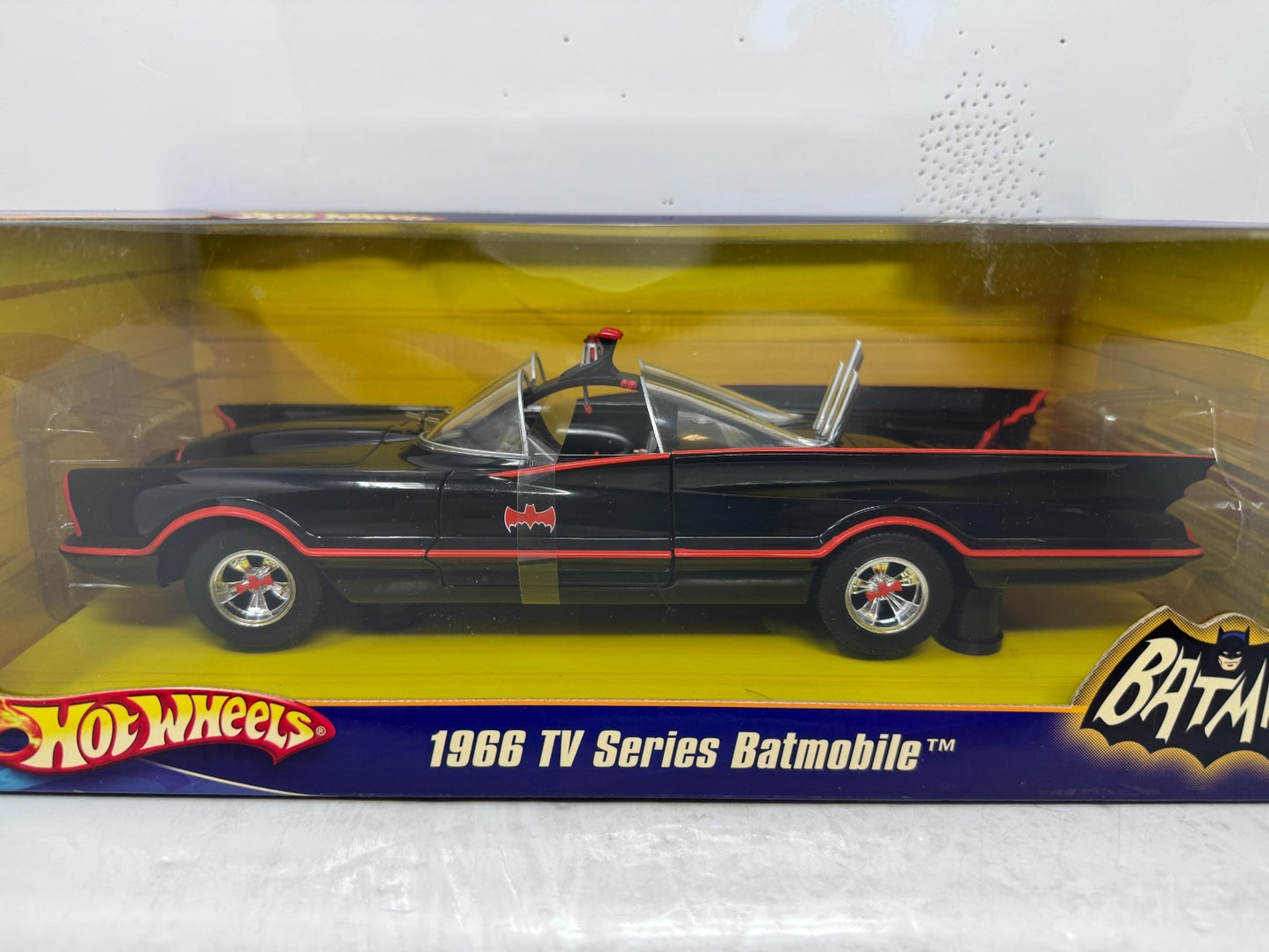 Hot Wheels Batman 1966 TV Series Batmobile 1:18 Diecast