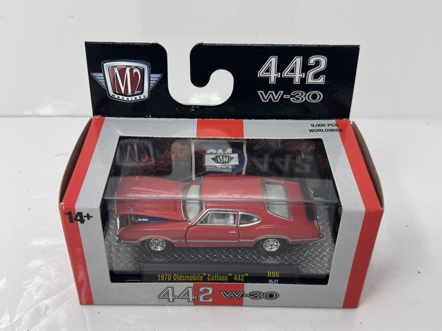 M2 Machines 442 W-30 1970 Oldsmobile Cutlass 442 W-30 1:64 Diecast