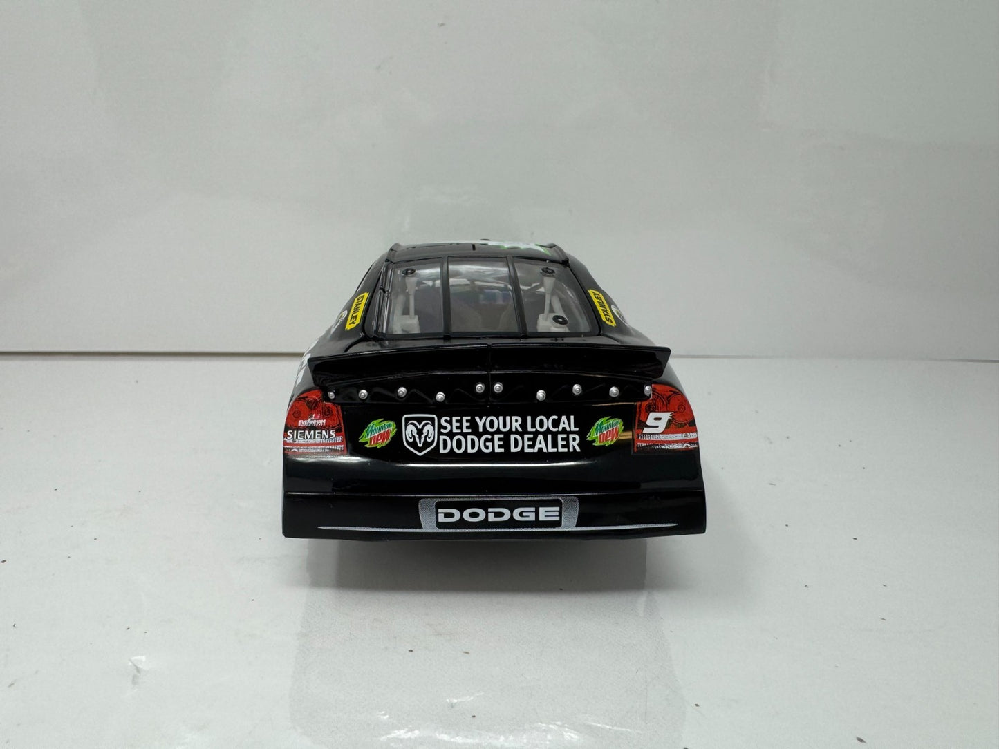 Action NASCAR Kasey Kahne #9 Mountain Dew 2005 Dodge Charger 1:24 Diecast