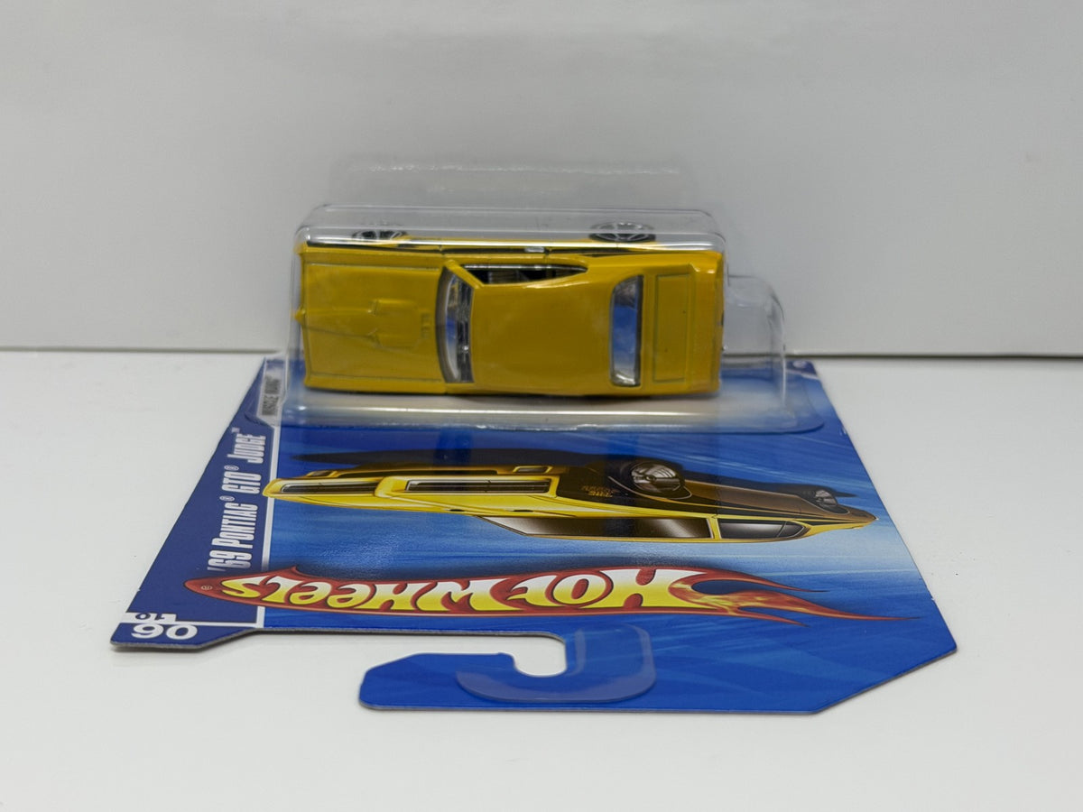 Hot Wheels Muscle Mania 1969 Pontiac GTO Judge 1:64 Diecast Yellow