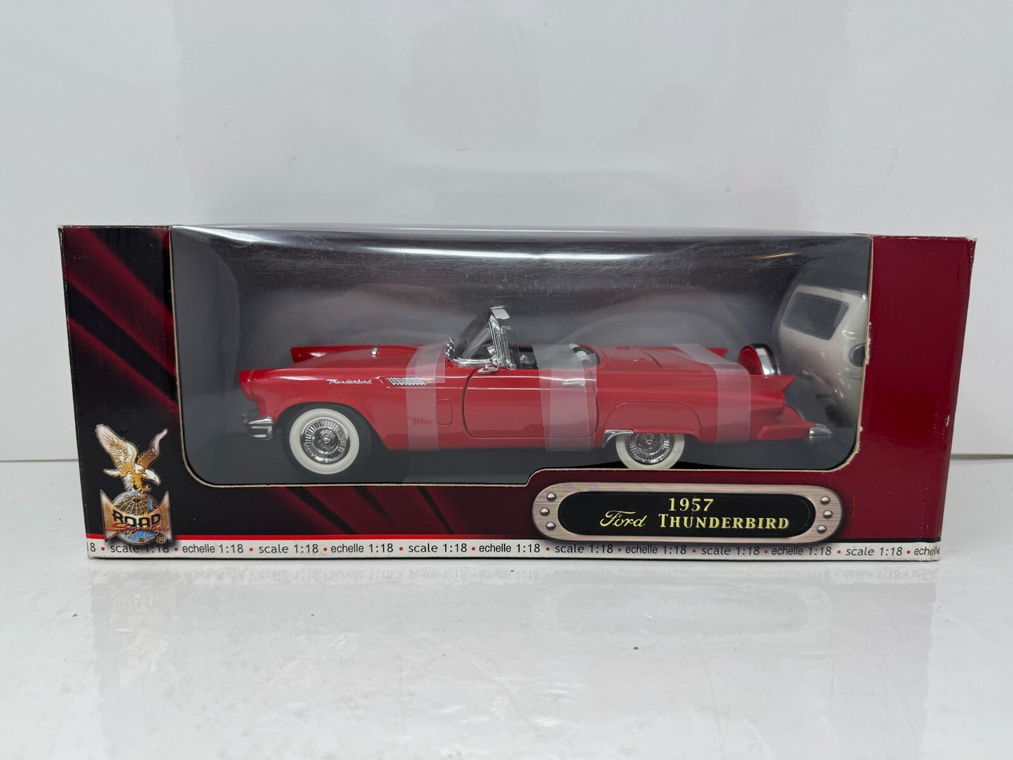 Yat Ming Road Signature 1957 Ford Thunderbird 1:18 Diecast