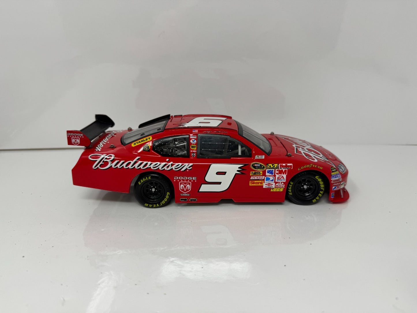 Action NASCAR Kasey Kahne #9 Budweiser 2009 Dodge Charger 1:24 Diecast