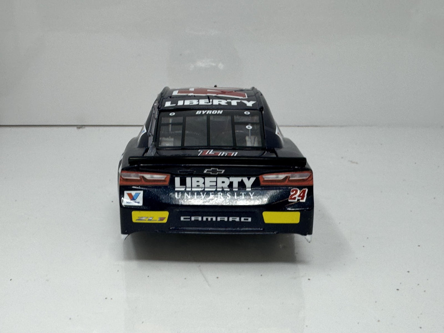 Lionel NASCAR William Byron #24 Liberty University 2018 Chev Camaro 1:24 Diecast