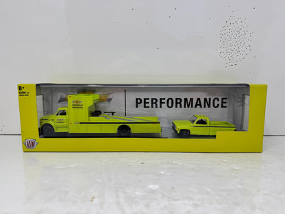 M2 Machines 1973 Chevrolet Truck Fleet Side Bed & C60 Hauler 1:64 Diecast