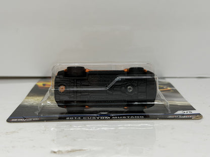 Hot Wheels Premium Cruise Boulevard 2014 Custom Mustang 1:64 Diecast