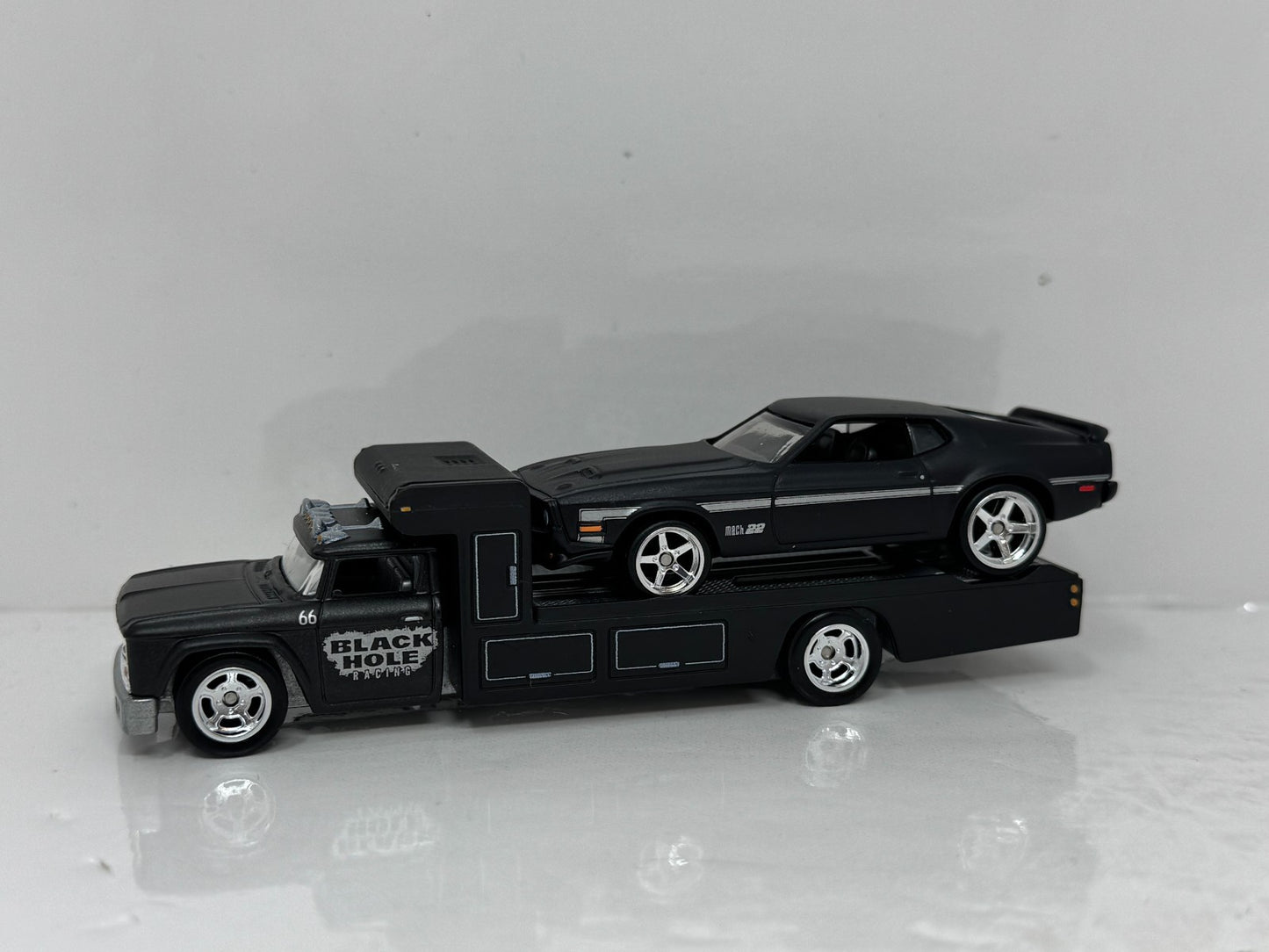 Hot Wheels Premium Boulevard 1971 Mustang Mach 1 & Black Hole Hauler 164 Diecast