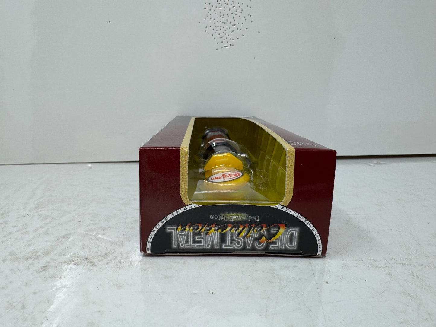 Yat Ming Road Signature Gasoline Gas Pump 1:18 Diecast Vintage Gas Station