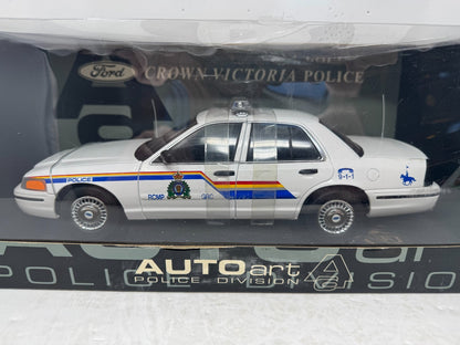 AUTOart Police Division Ford Crown Victoria RCMP Police 1:18 Diecast