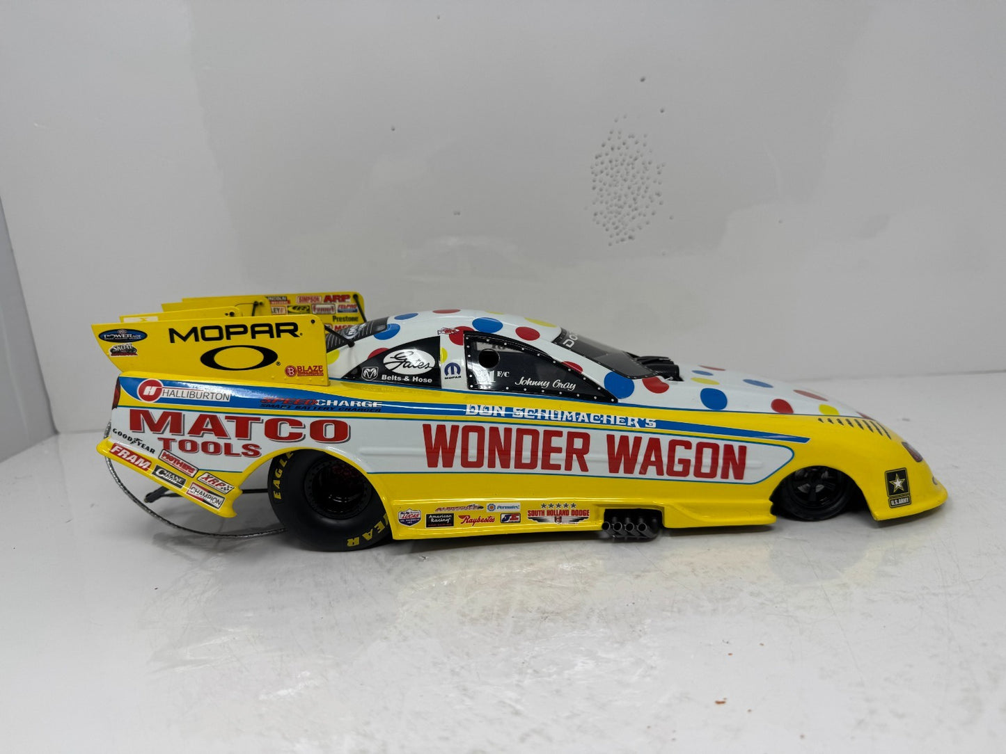 Milestone Johnny Gray NHRA Wonder Wagon Dodge Stratus Funny Car 1:16 Scale