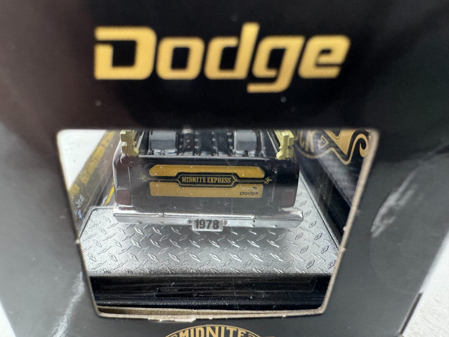 M2 Machines 1978 Dodge Adventurer 150 Midnite Express 1:64 Diecast