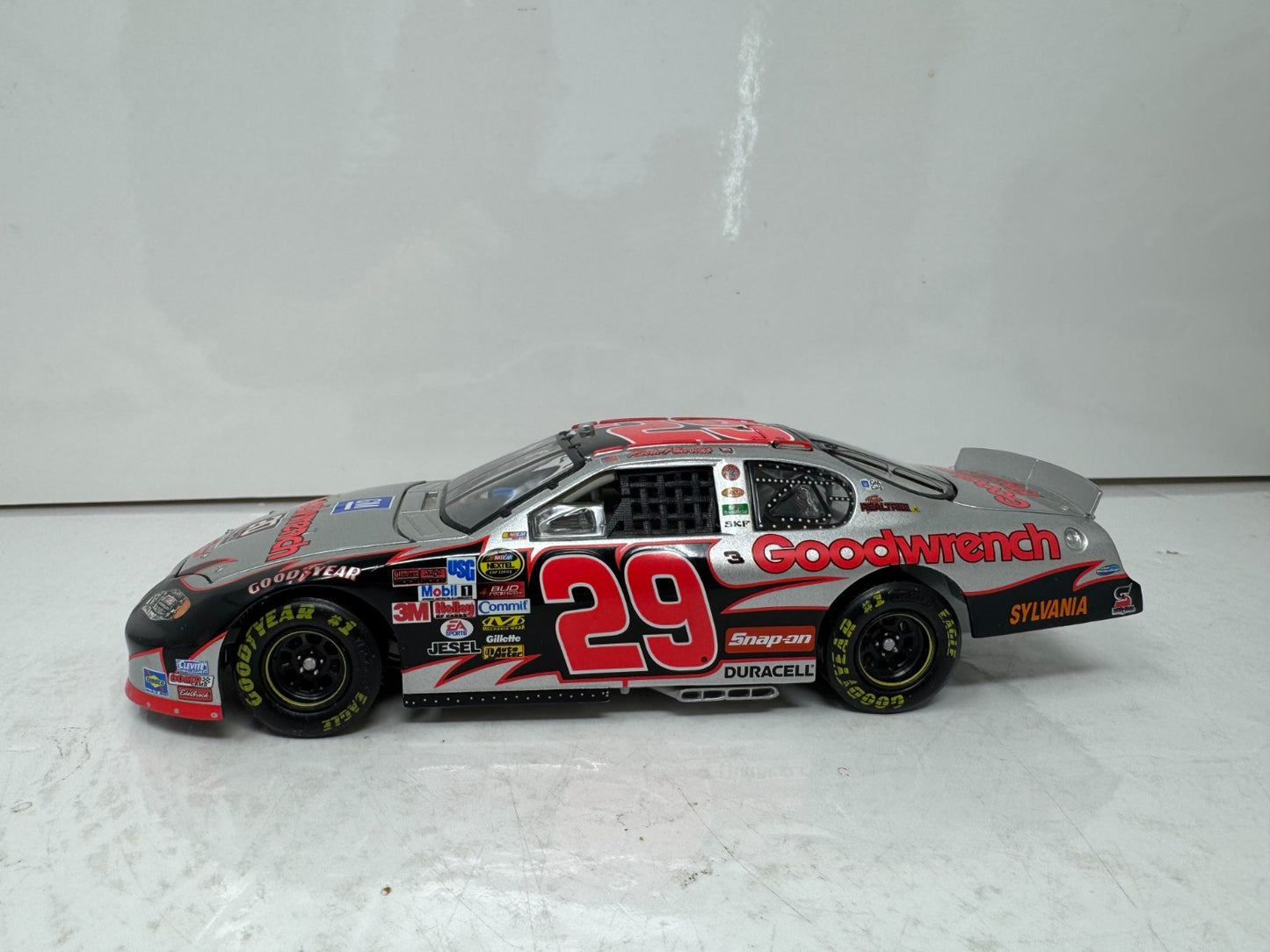 Action Nascar #29 Kevin Harvick GM Quicksilver 2005 Monte Carlo 1:24 Diecast