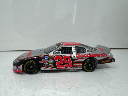 Action Nascar #29 Kevin Harvick GM Quicksilver 2005 Monte Carlo 1:24 Diecast
