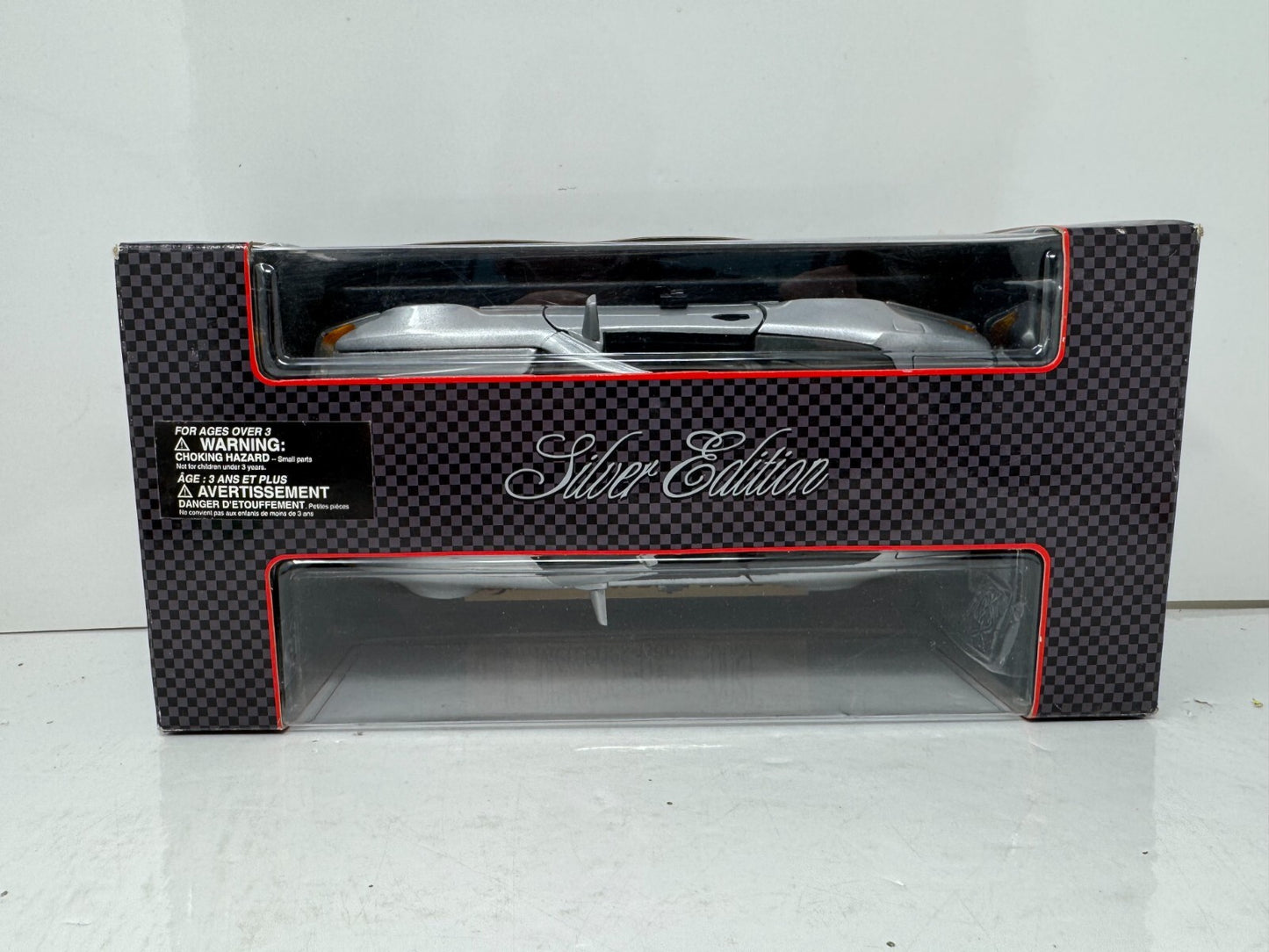 Maisto 1989 Mercedes-Benz 500SL Silver Series 1:18 Diecast