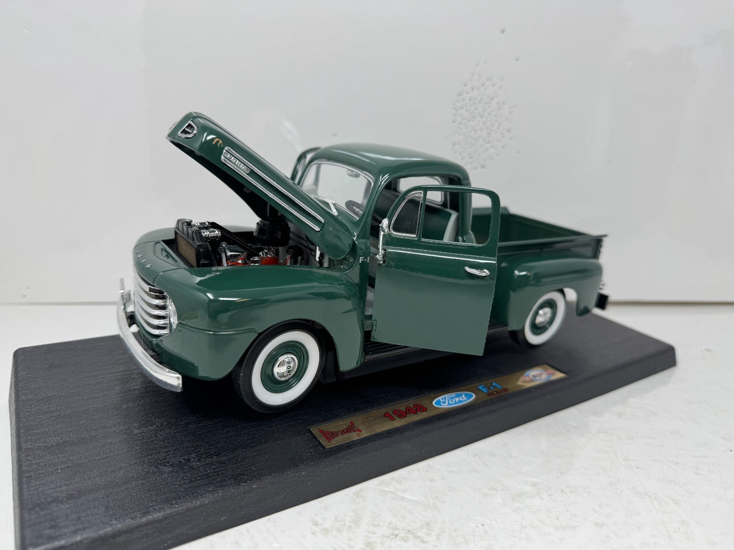 Yat Ming Road Legends 1948 Ford F-1 Pickup 1:18 Diecast