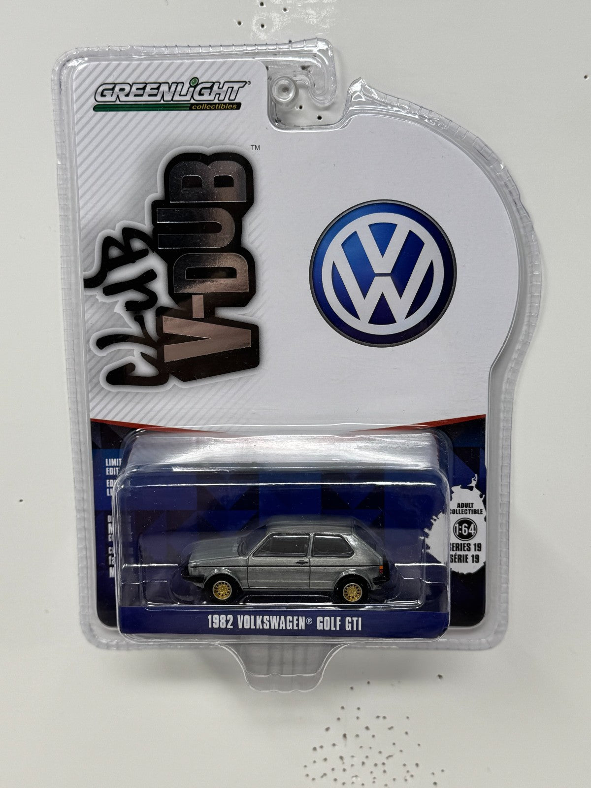 Greenlight Club V-Dub 1982 Volkswagen Golf GTI RAW CHASE 1:64 Diecast