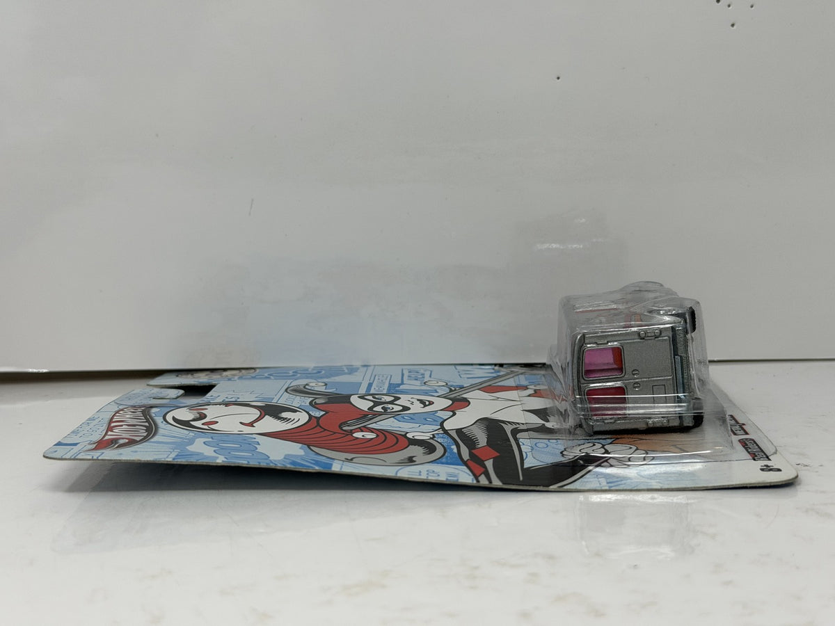 Hot Wheels DC Comics Originals Harley Quinn Bread Box 1:64 Diecast Real Riders