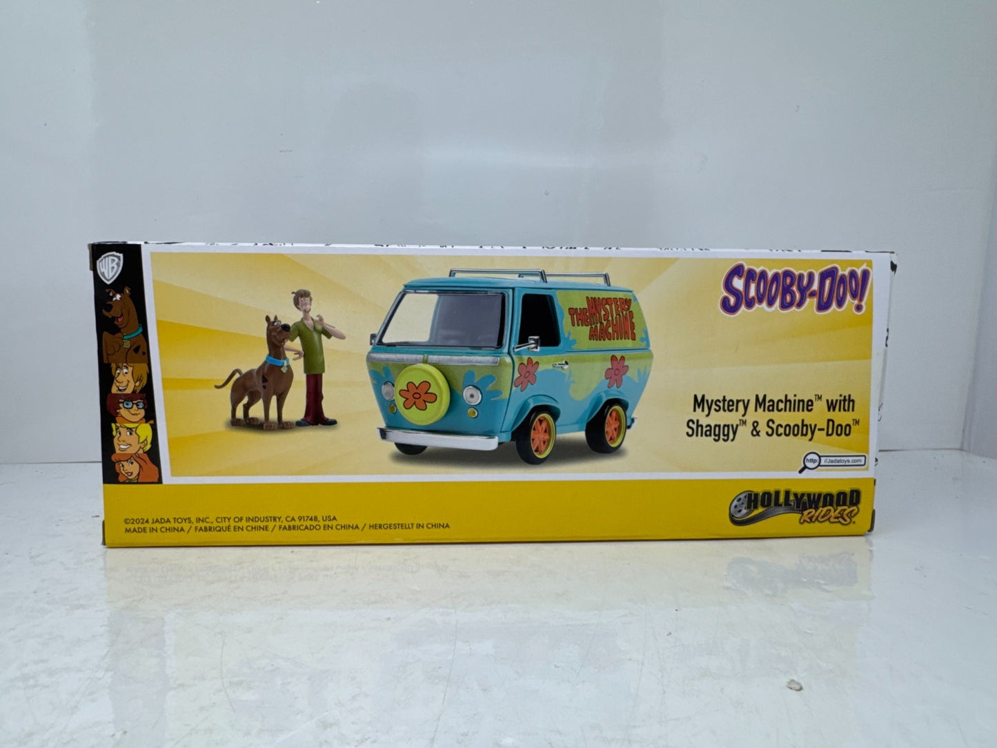 Jada Scooby-Doo Mystery Machine with Shaggy & Scooby-Doo Figures 1:24 Diecast