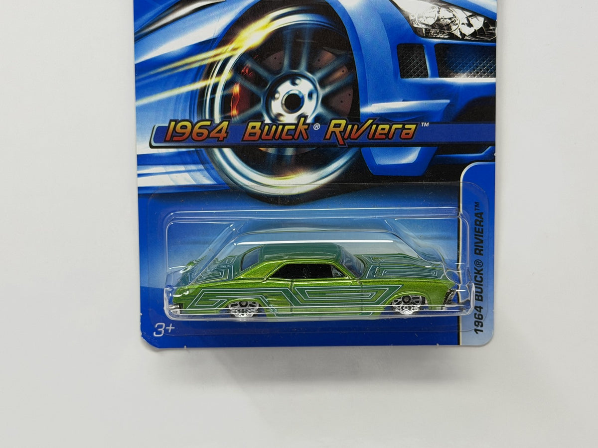 Hot Wheels 1964 Buick Riviera 1:64 Diecast Green