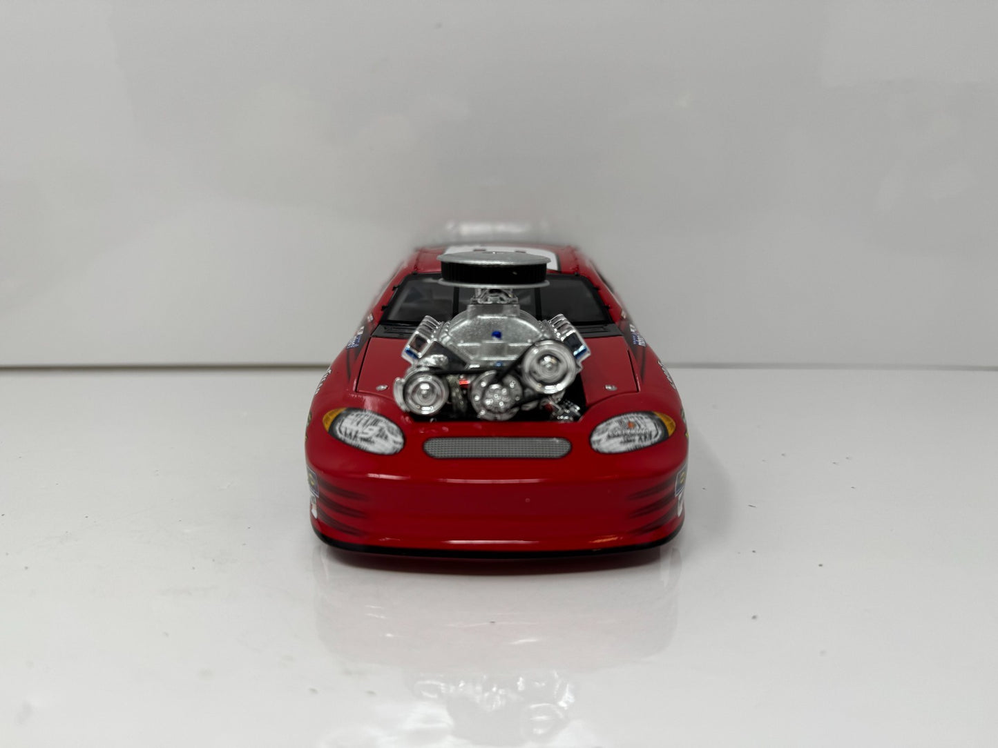 Action NASCAR Muscle Machines Kasey Kahne #9 Dodge Dealers 1:24 Diecast
