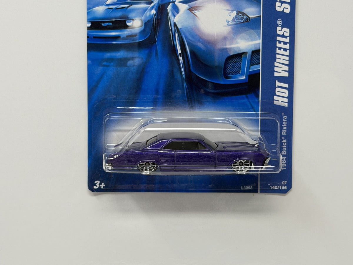 Hot Wheels Hot Wheels Stars 1964 Buick Riviera 1:64 Diecast Purple