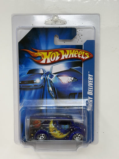 Hot Wheels 2007 All Stars Dairy Delivery "Luna Lu" 1:64 Diecast