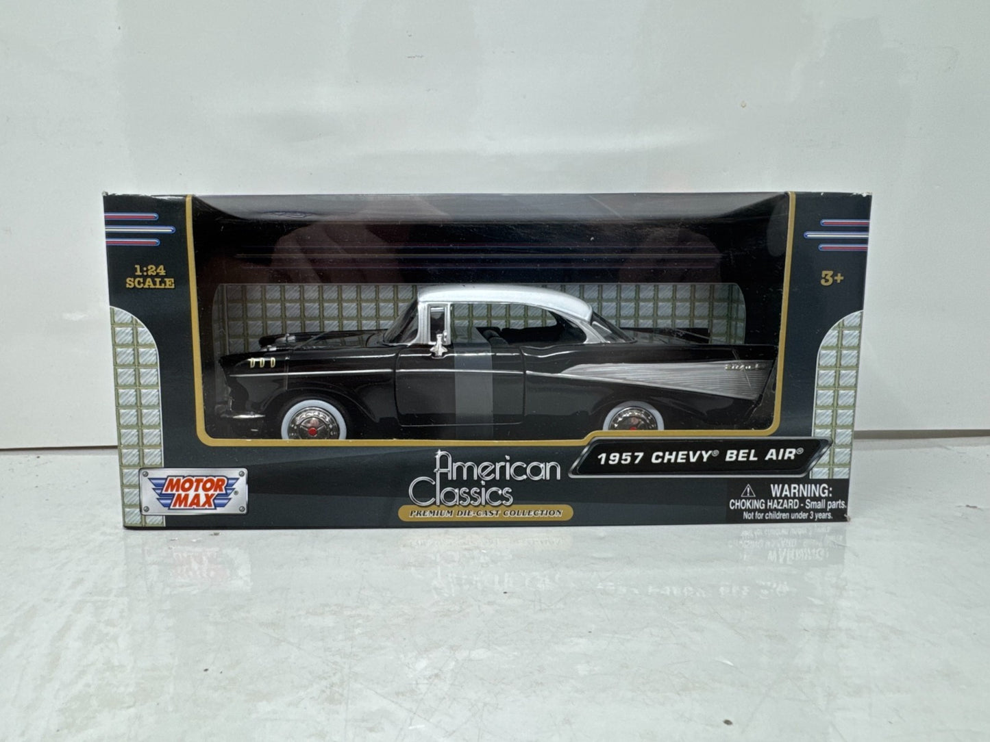 Motormax American Classics 1957 Chevy Bel Air 1:24 Diecast