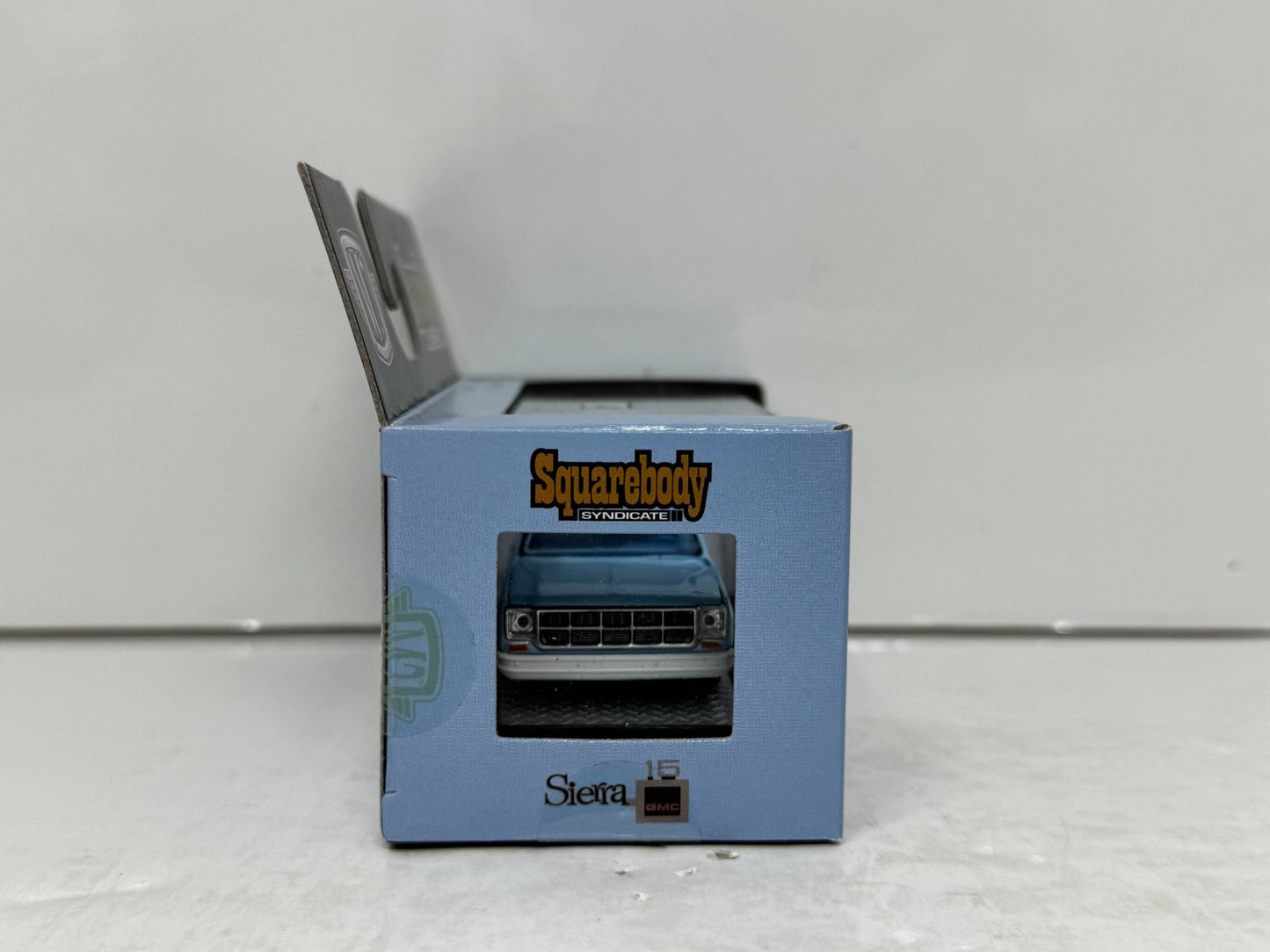 M2 Machines Squarebody Syndicate 1978 GMC Sierra Grande 15 1:64 Diecast