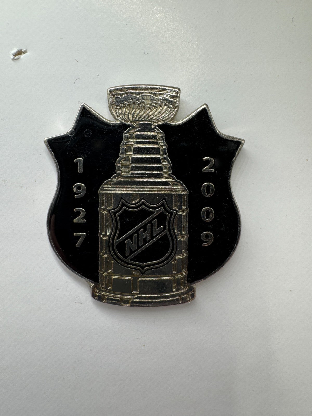 NHL 1927 2009 Stanley Cup Champions Vintage Hockey Lapel Pin Shield