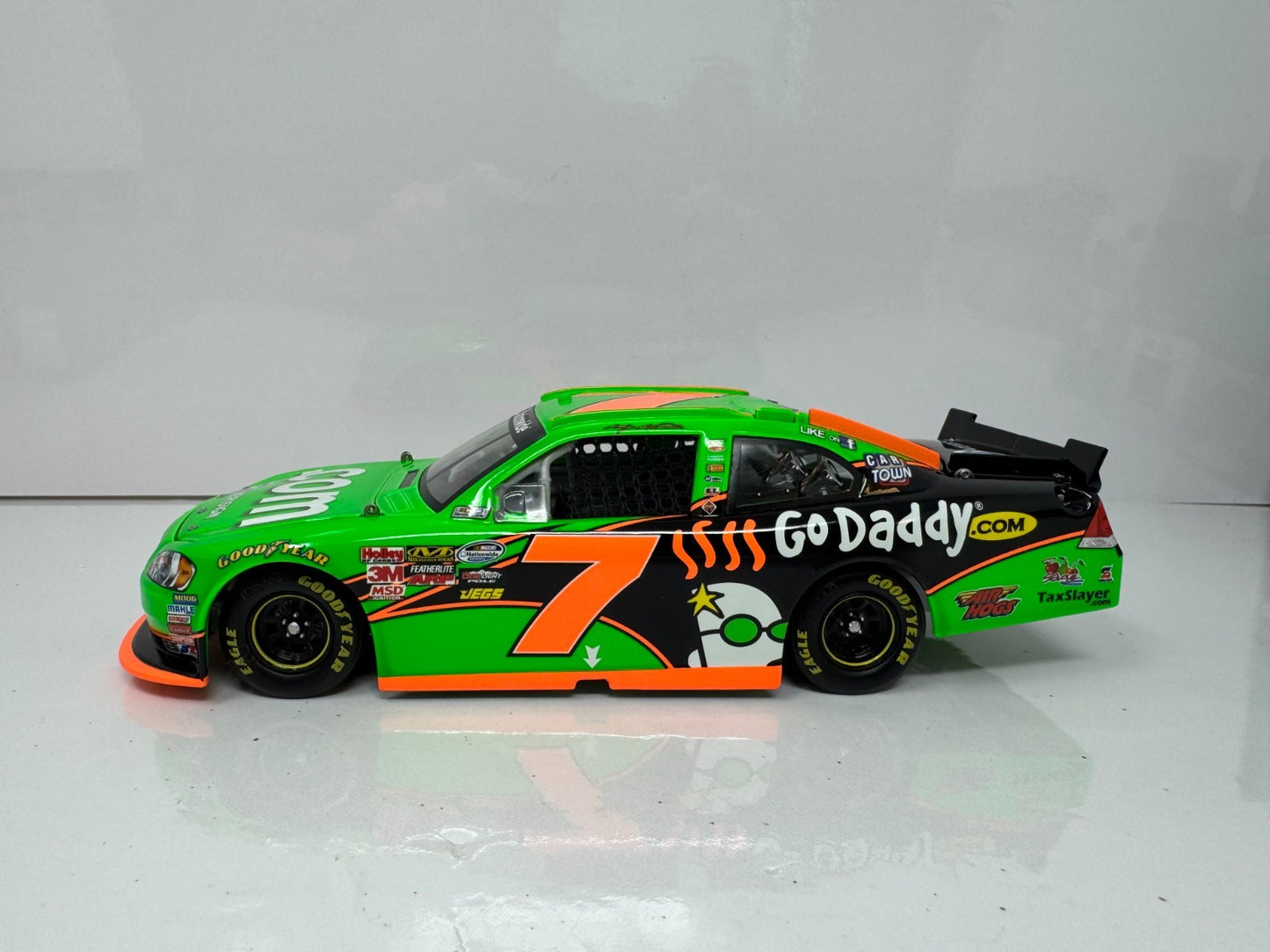 Lionel NASCAR Kasey Kahne #7 GoDaddy 2011 Chevrolet Impala 1:24 Diecast