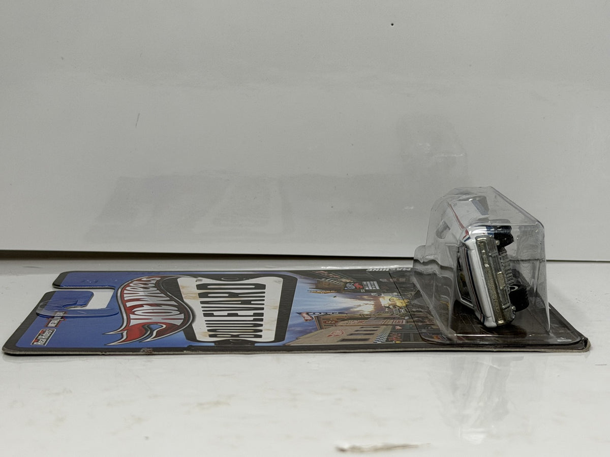 Hot Wheels Boulevard AMC Rebel Machine 1:64 Diecast Real Riders