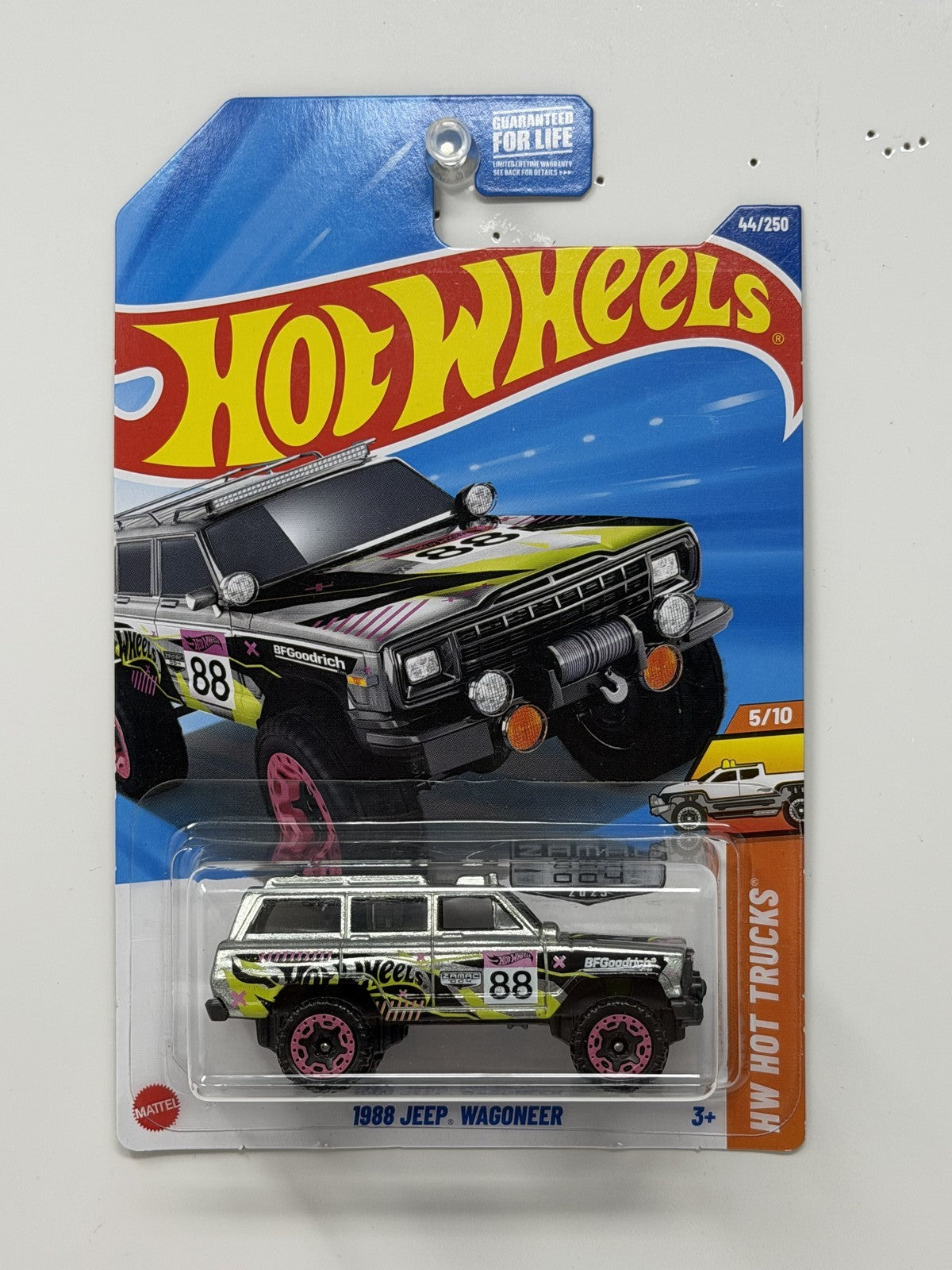 Hot Wheels ZAMAC HW Hot Trucks 1988 Jeep Wagoneer 1:64 Diecast