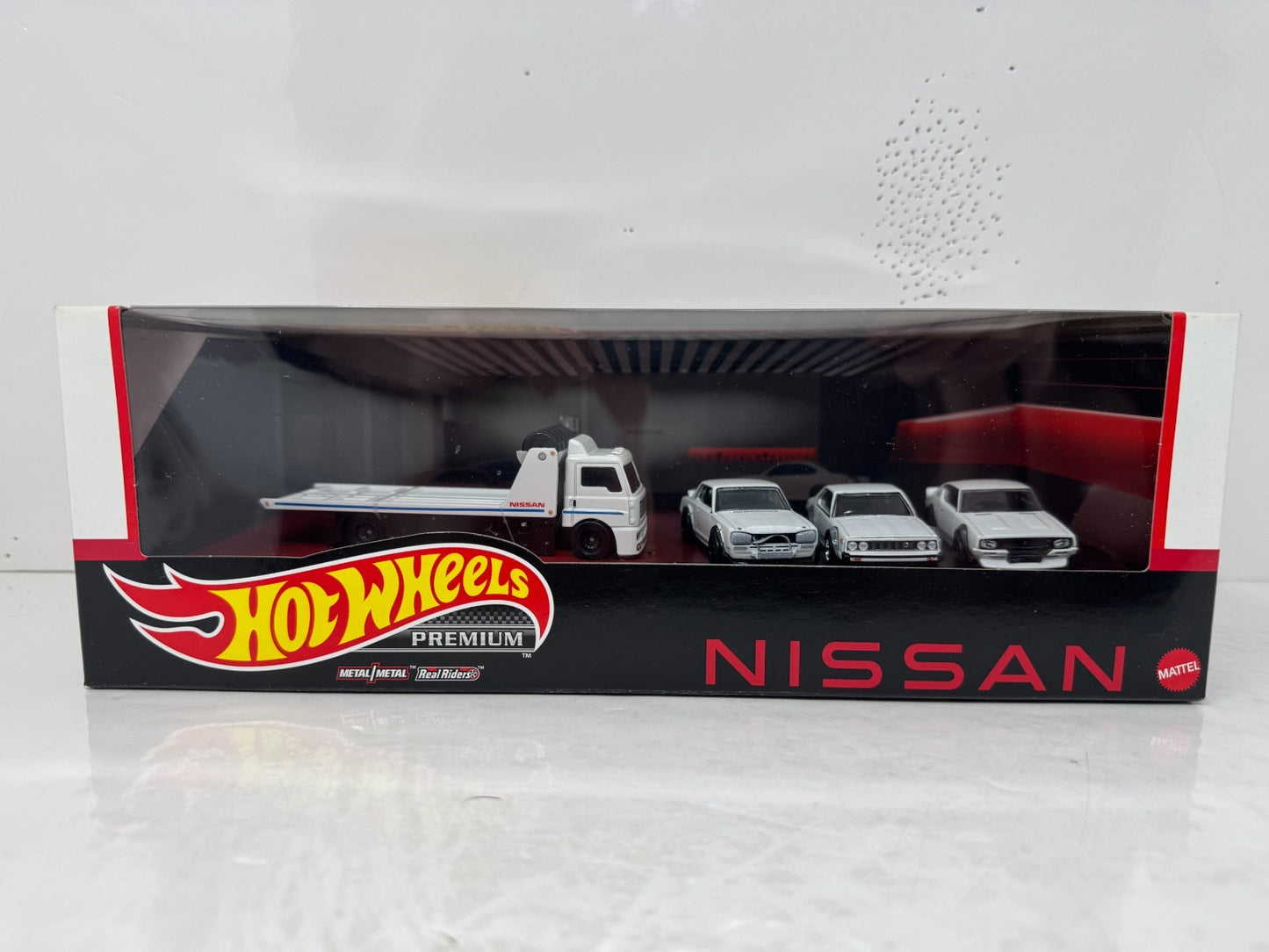Hot Wheels Premium Nissan 4-Pack Collector Diorama Set 1:64 Diecast