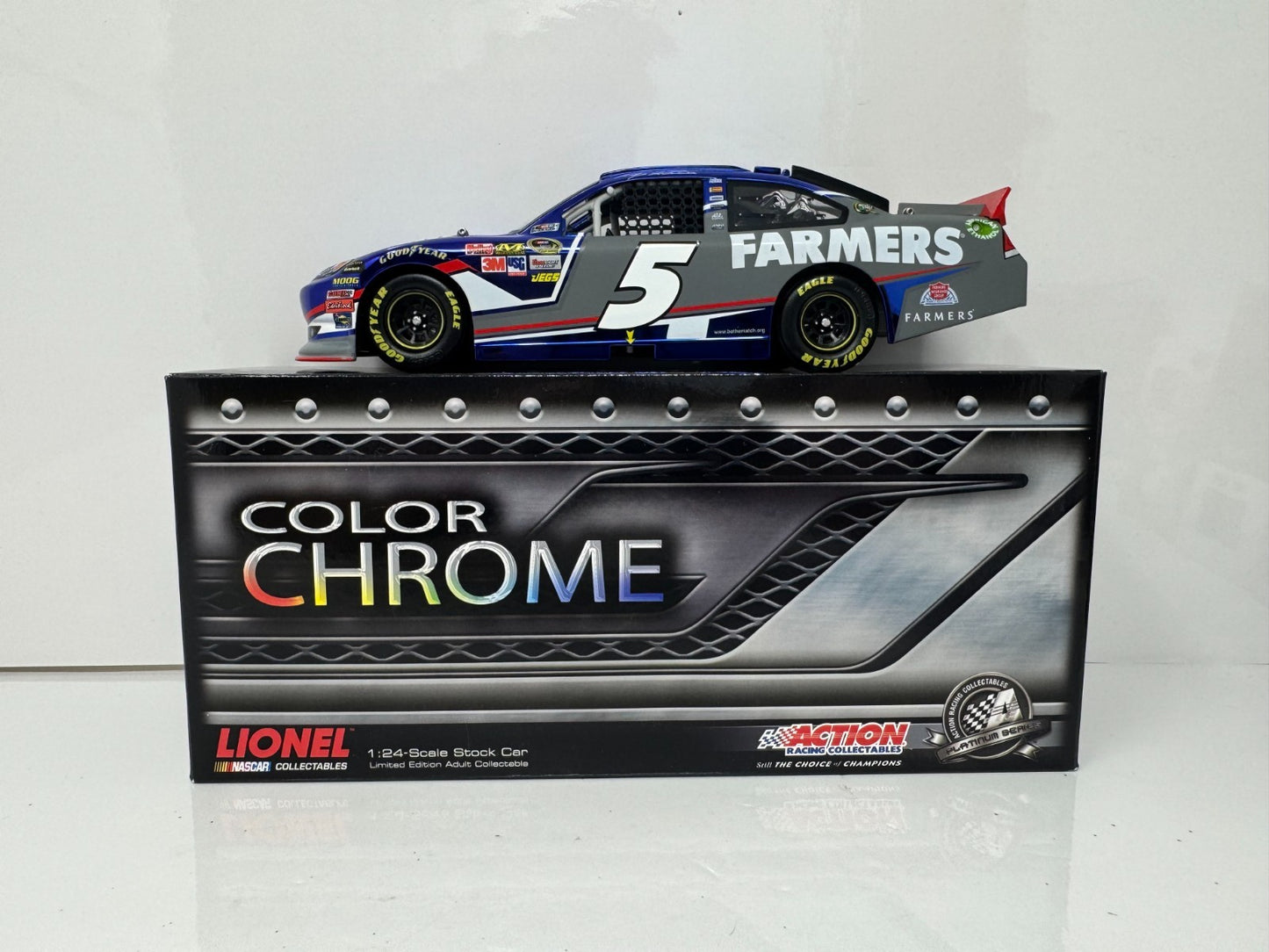 Lionel NASCAR Kasey Kahne #5 Farmers Insurance Color Chrome 2012 1:24 Diecast